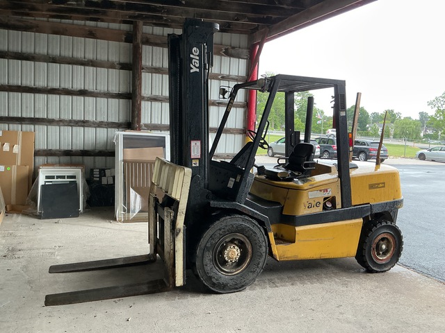 2004 Yale GDP100MJNPBV110 9600 lb Pneumatic Tire Forklift