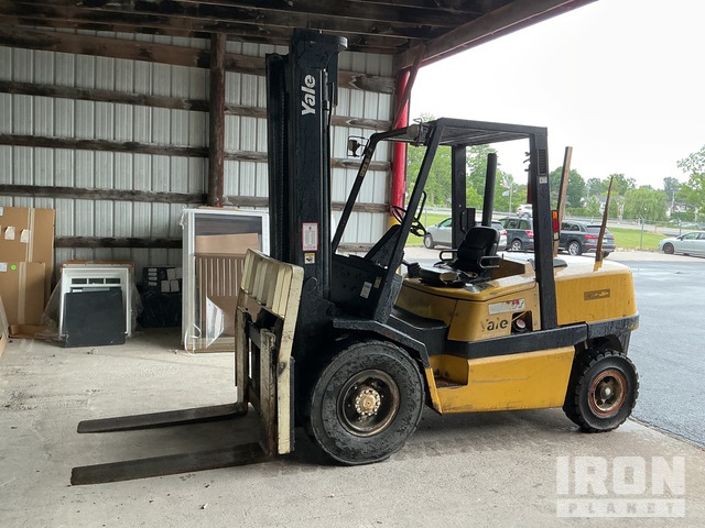 2004 Yale GDP100MJNPBV110 9600 lb Pneumatic Tire Forklift