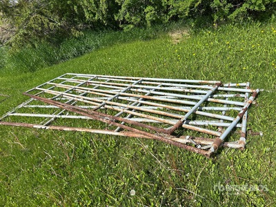 Quantity of (4) 14 ft x 4 ft Steel Puerta de ganado