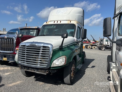 2016 Freightliner Cascadia 125 4x2 トラックトラクター(S/A) (Inoperable)