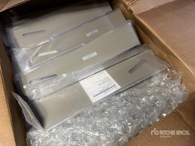 Lot of (300) Bracket