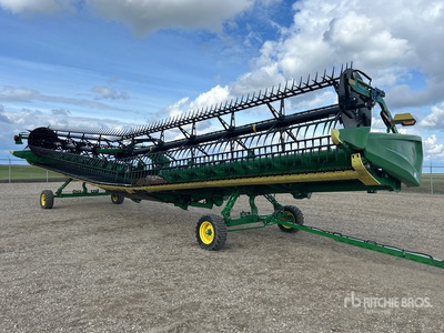 2023 John Deere HD45R 45 ft Hinged Draper Cabezal de cosechadora trilladora