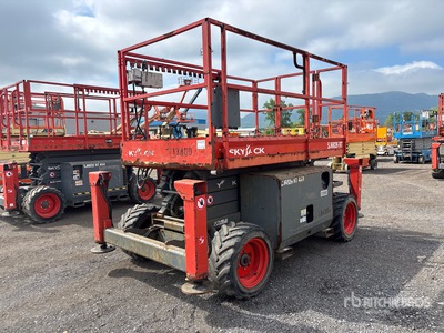2019 Skyjack SJ6826 RT 4x4 Dual Fuel Elevador de tijera