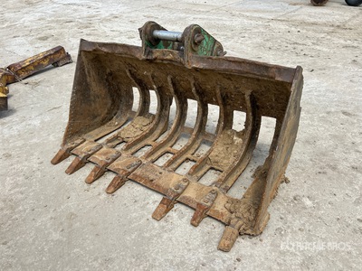 86 in Skeleton Excavator Bucket
