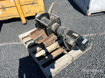 Columbia 49 in 7900 lb Electric Winch