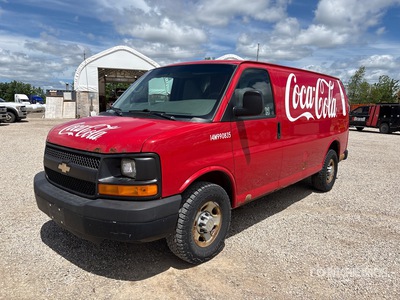 2014 Chevrolet Express G3500 4x2 شاحنة فان
