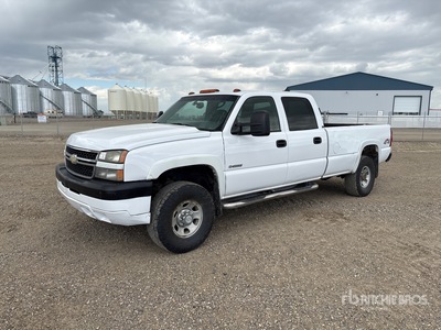 2005 Chevrolet Silverado 3500 LT 4x4 Crew Cab Pickup