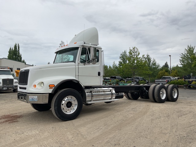 1998 Freightliner FL 112 6x4 Cab and Chassis