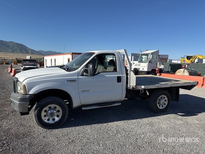 2006 Ford F-250 XL 4x4 Flatbed Truck