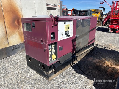 Magnum MMG25IF4 Skid Mounted 発電機セット (250-749 kw/310-950 kva)