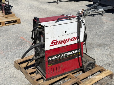 Snap-On MM250SL 33 A Skid-Mounted Electric Welder