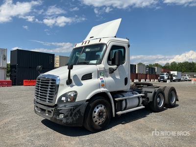 2016 Freightliner Cascadia 113 6x4 トラックトラクター（T/A）