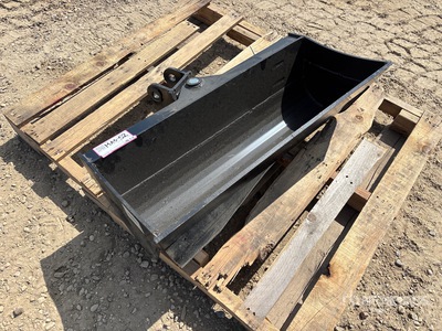 2026 VICSEC VCT800 32 in Tilting Excavator Bucket (Unused)