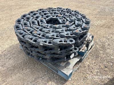 Quantity of (2) KMF 203BR Track Chains بنود متنوعة - قطع المعدات (Unused) - Fits Hitachi ZX210F-3