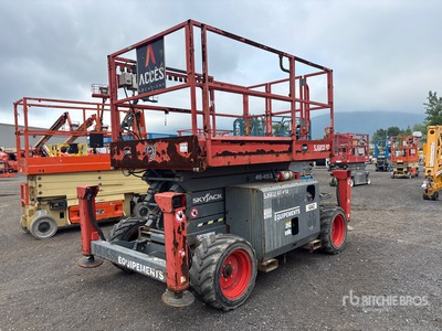 2017 Skyjack SJ6832 RT 4x4 Dual Fuel Elevador de tijera