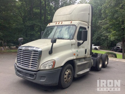 2018 Freightliner Cascadia 6x4 Cabeza Tractora Cabina Corta