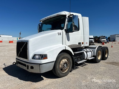 2007 Volvo VNM 6x4 Ciągnik siodłowy T/A z kabiną dzienną