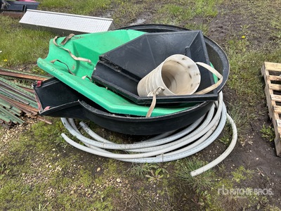 Quantity of (3) Auger Hopper Varios, manejo de grano