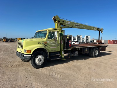 National 445 16000 lb Straight Boom on 1996 International 4700 4x2 Autocarro con braccio sollevamento
