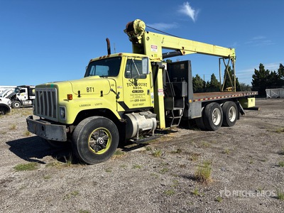 Pitman Hydralift HL1280 25000 lb Straight Boom on 1984 International 4700 6x4 Crane Truck
