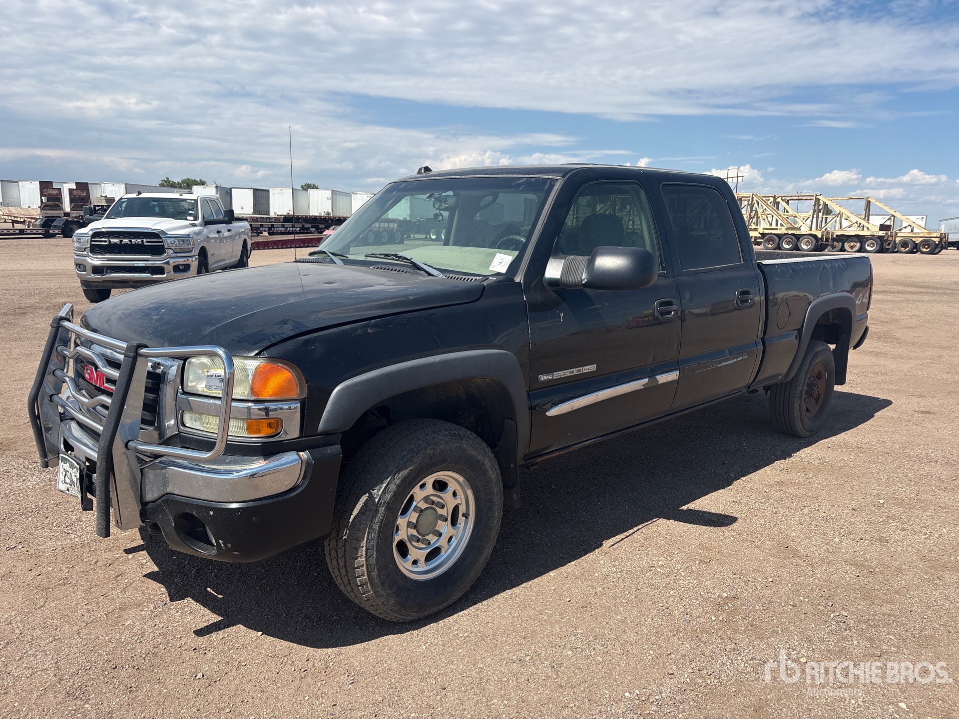 2004 GMC Sierra 2500 4x4 Crew Cab Pickup