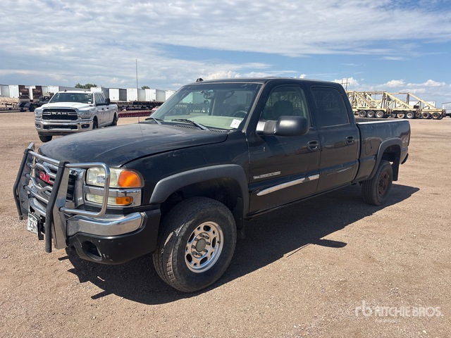 2004 GMC Sierra 2500 4x4 Crew Cab Pickup