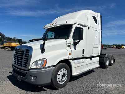 2012 Freightliner Cascadia 125 6x4 T/A Slaapcabine Trekker