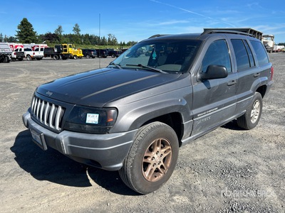 2004 Jeep Grand Cherokee Laredo 4x4 を見 SUV