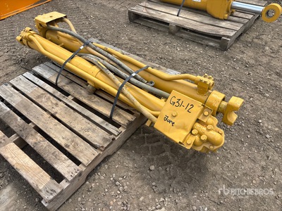 Quantity of (2) Dozer Blade Lift Cilindro