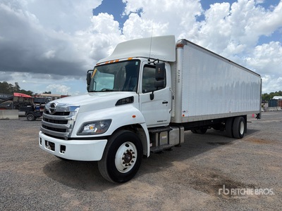 2020 Hino 338 4x2 Van Truck