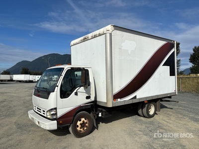 2006 GMC W4500 4x2 Van Truck