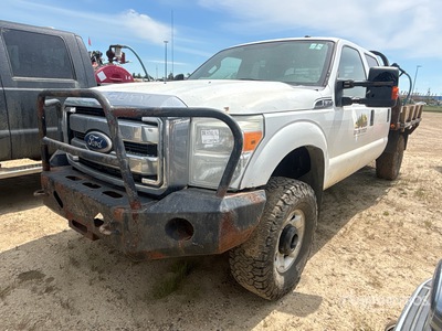 2011 Ford F-350 XLT 4x4 Crew Cab Flatbed Truck
