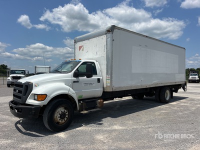 2015 Ford F-750 4x2 Van Truck