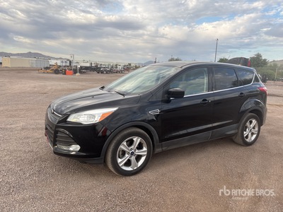 2016 Ford Escape 4WD を見 SUV