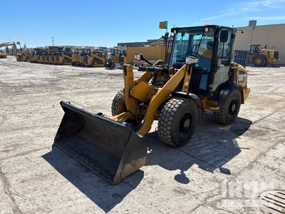 2016 Cat 906M Pala gommata