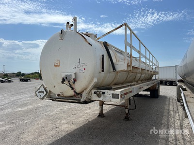 2011 Troxell 5460 gal T/A Trailer cisterna