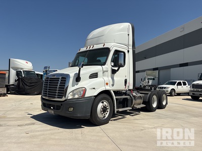 2016 Freightliner CA113DC 6x4 T/A Dagcabine Trekker