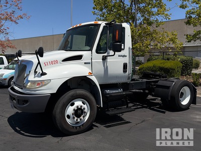2012 International 4400 4x2 تراكتور شاحنة (أحادي المحور)