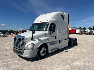 2014 Freightliner Cascadia 125 6x4 تراكتور شاحنة كابينة النوم (ثنائية المحور)