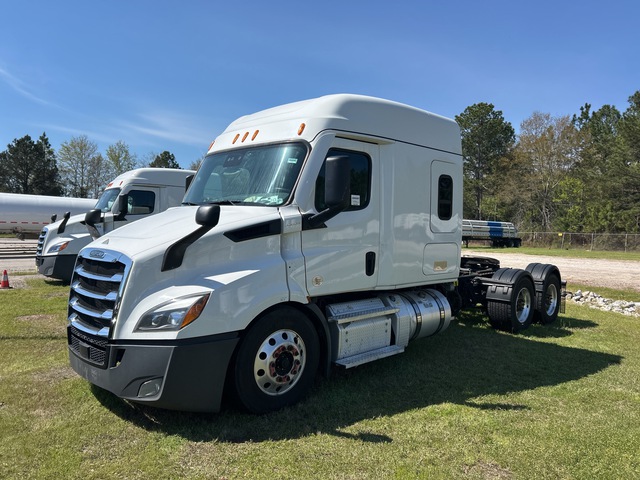 2022 Freightliner Cascadia 116 6x4 T/A Sleeper Truck Tractor