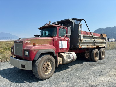 1993 Mack RD688S 6x4 T/A Dump Truck