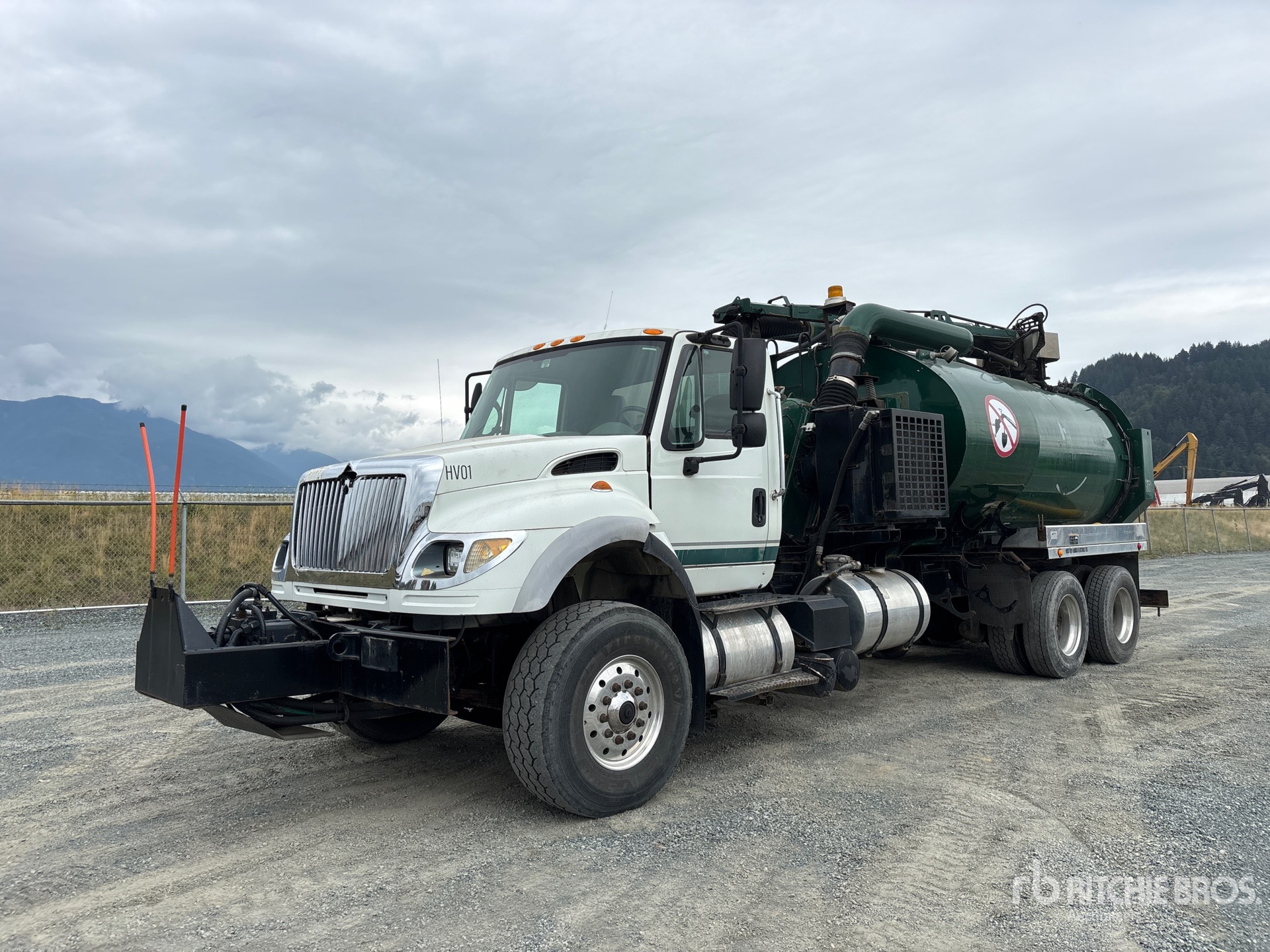 2007 Vactor 2112HXX-FAN on 2007 International 7600 6x4 Vacuum Excavator Truck