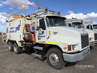 2007 Mack CH666RS 6x4 Brandstof- en smeerwagen