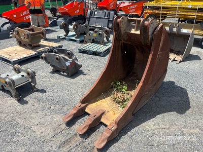 30 in Excavator Bucket - Fits Volvo EC300/ECR355