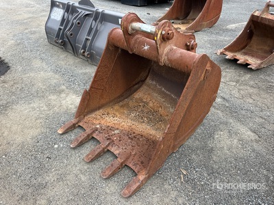 Rockland EB35 42 in Digging Excavator Bucket - Fits Volvo EC160