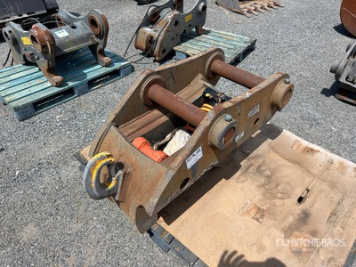 Rockland 30 in Excavator Coupler - Fits Volvo EC300/305