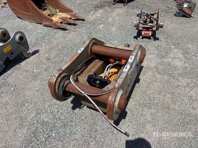 Rockland Excavator Coupler - Fits Volvo EC300/305