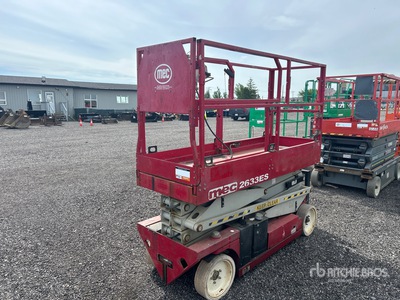 2014 MEC 2633ES Electric Scissor Lift