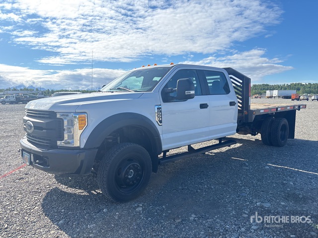 2017 Ford F-550 XL 4x4 Crew Cab Flatbed Truck