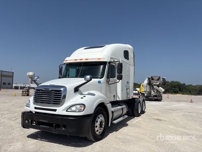 2005 Freightliner Columbia 120 T/A Sleeper Truck Tractor
